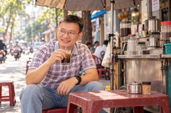 Hơn 10 năm uống cà phê ở sạp chú Toàn, tôi học được những gì?