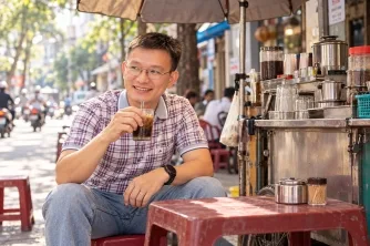 Hơn 10 năm uống cà phê ở sạp chú Toàn, tôi học được những gì?